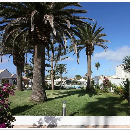 Estrella Del Mar 8. 1 Bedroom With Pool And Gardens 300 Metres From The * Corralejo